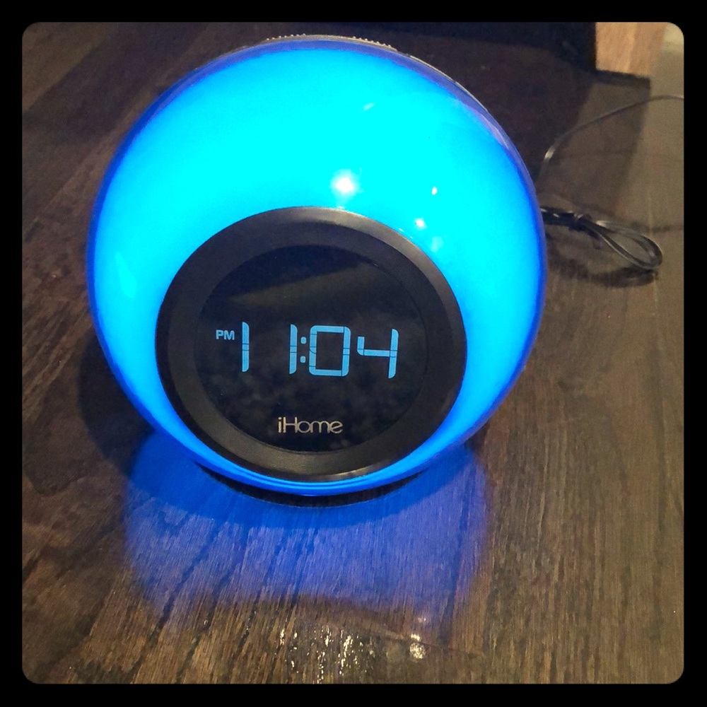 HOLIDAY GIFT 🌲Color-Changing Alarm Clock-iHome